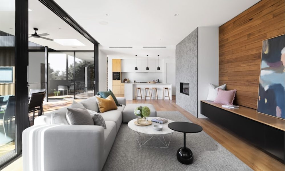 photo-1600607687939-ce8a6c25118c